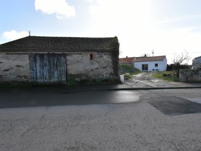 AGENCE IMMO PORNIC MAISON 2 PIÈCES 80 M² 213 M² - GRANGE À RÉNOVER EN PLEIN BOURG DE CHAUVÉ